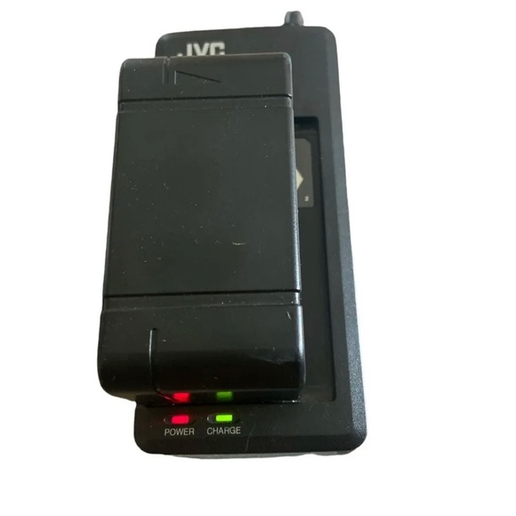 JVE AC POWER ADAPTER AA-V3U And Battery Energizer Rechargeable - Picture 5 of 5